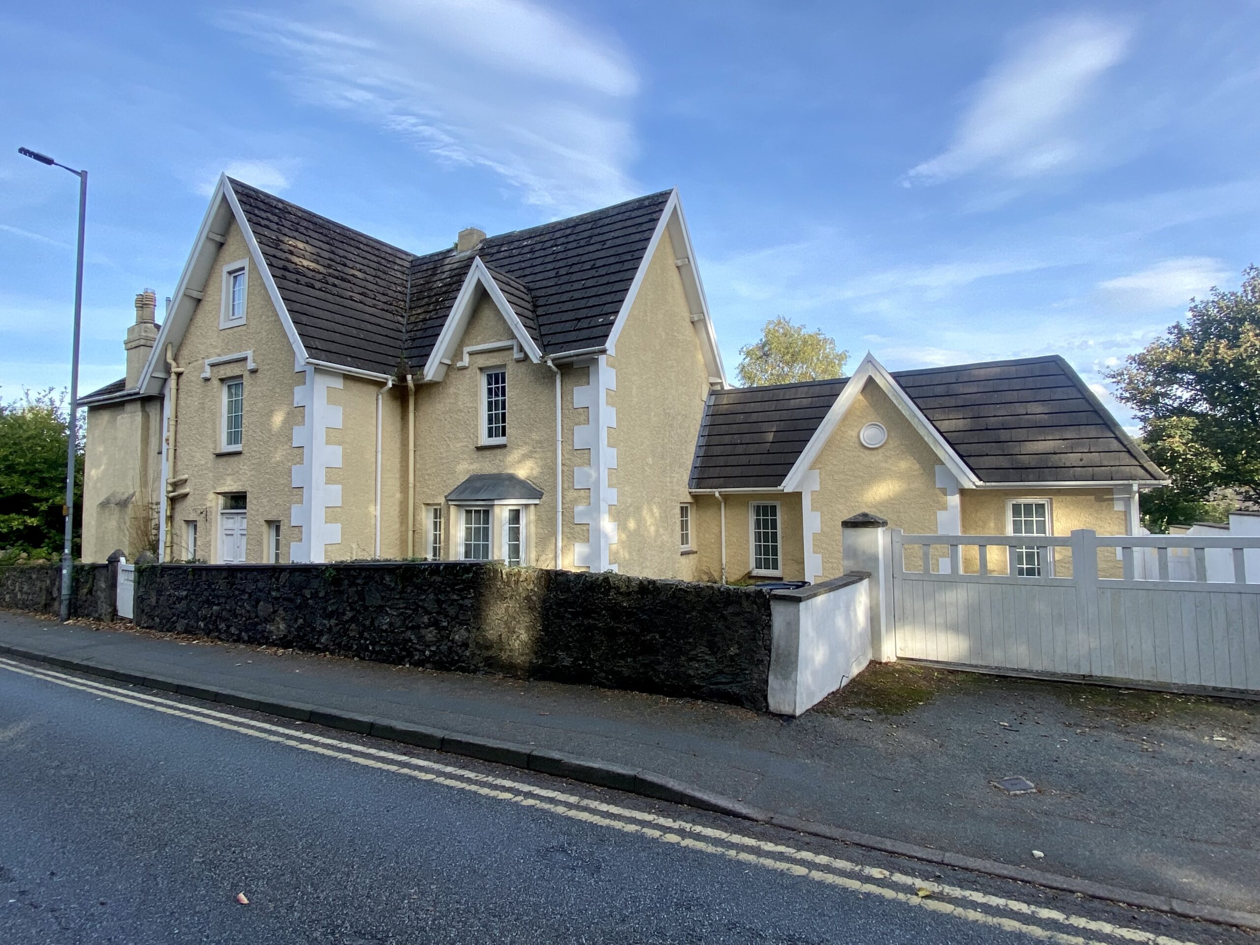 A Superb Modernised 6 Bedroom Victorian Gentlemans Residence Within Menai Bridge is Listed for the October Auction